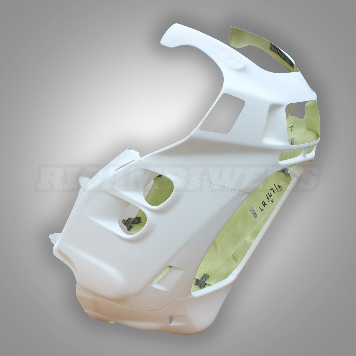 OWIEWKA  HONDA CBR 1000 F  MODELE DO ROKU  1988  SZOSOWA